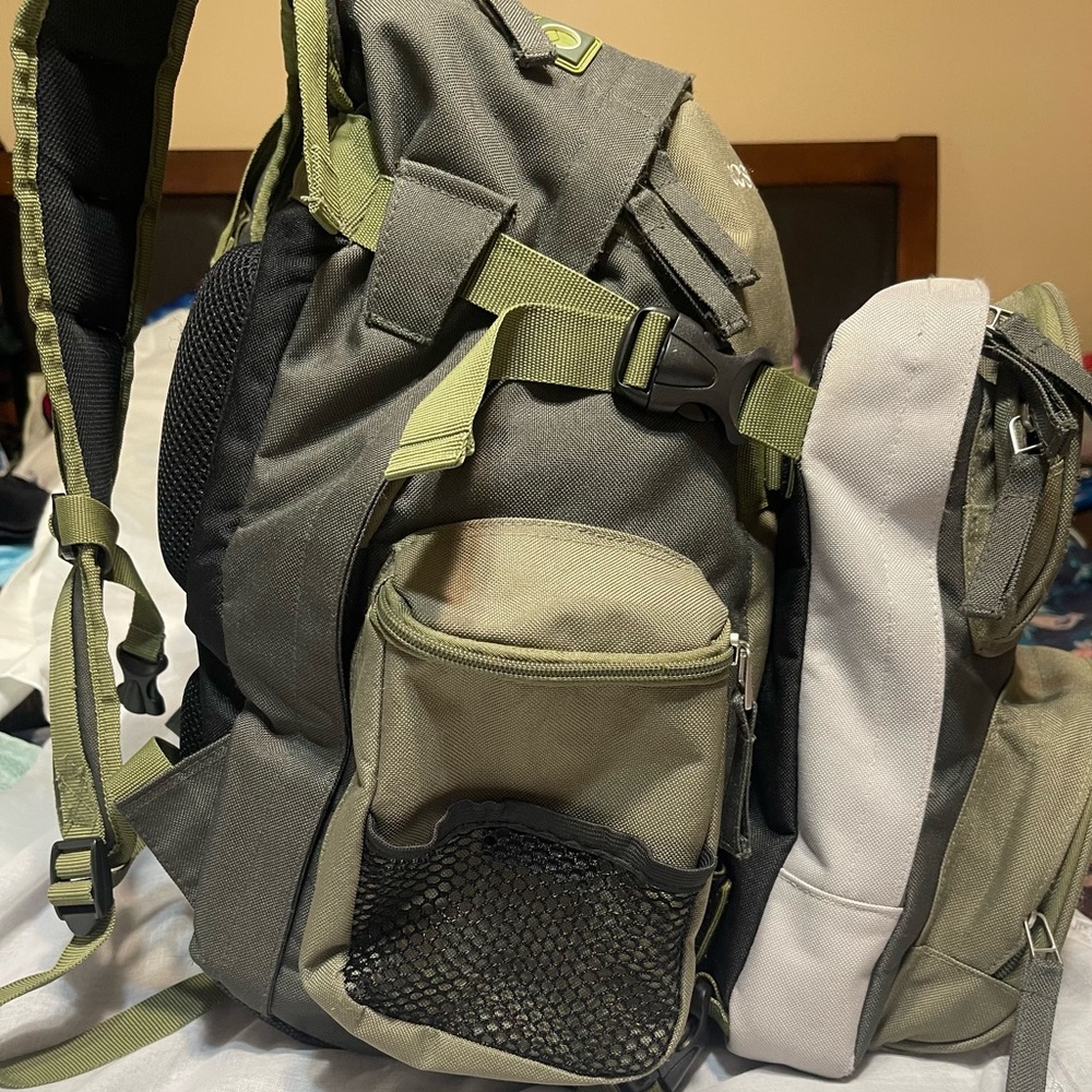 DC Men's Olive Backpack - Picture 4 of 10